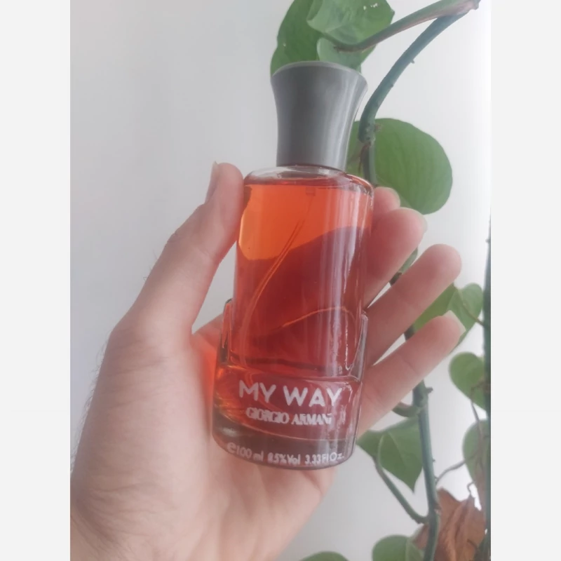 ادکلن زنانه مای وی مدل لوکابوسی حجم 100 میلی لیتر